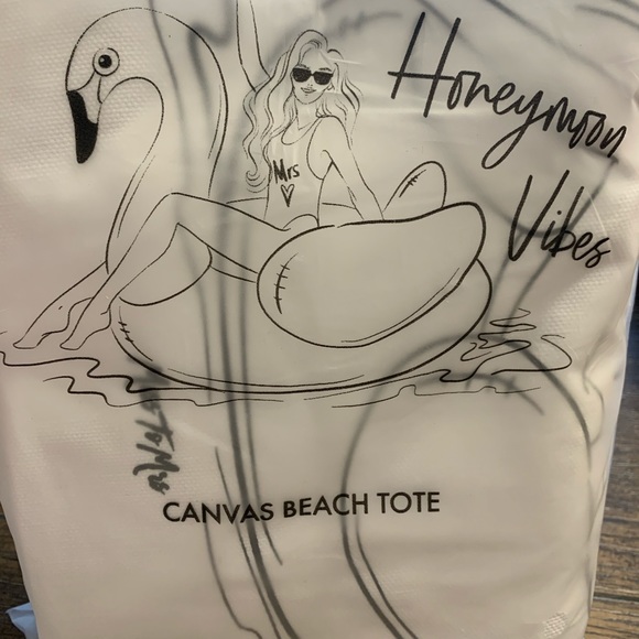 Bride To Be Gift Basket - NEW! - Picture 12 of 16